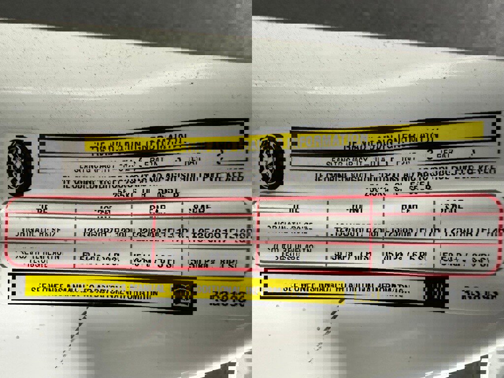 Used 2024 RAM 3500 Laramie image 12