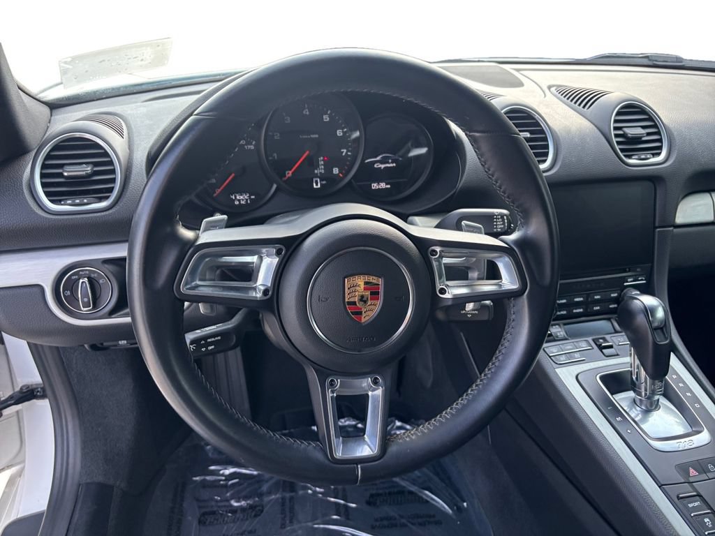 Used 2019 Porsche 718 Cayman RWD image 12