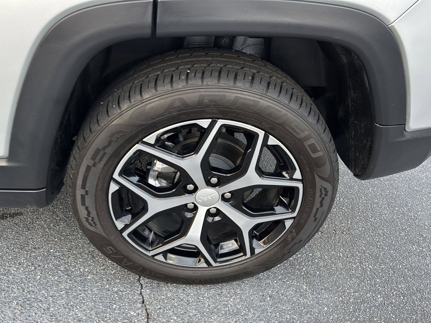 Used 2024 Jeep Compass Limited image 32