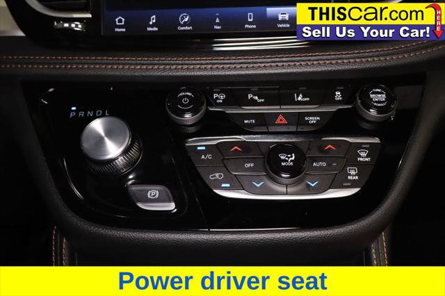 Used 2025 Chrysler Pacifica Pinnacle FWD image 23