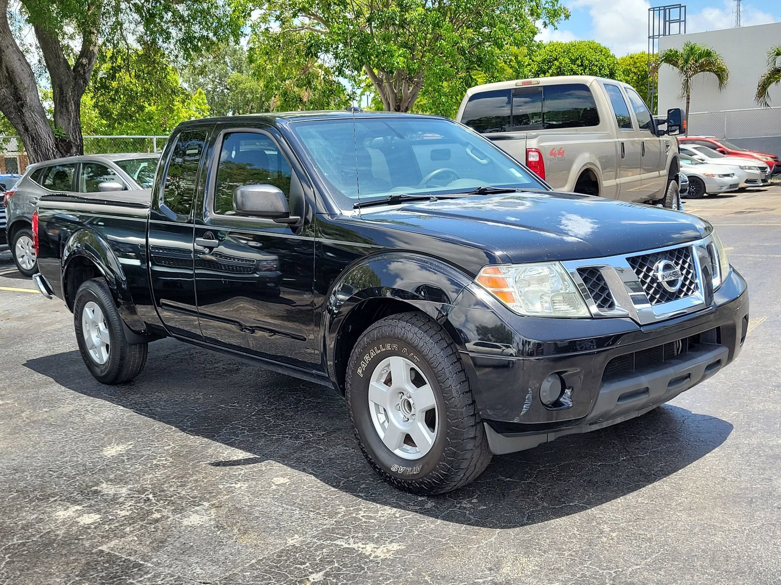 Used 2014 Nissan Frontier SV RWD image 3