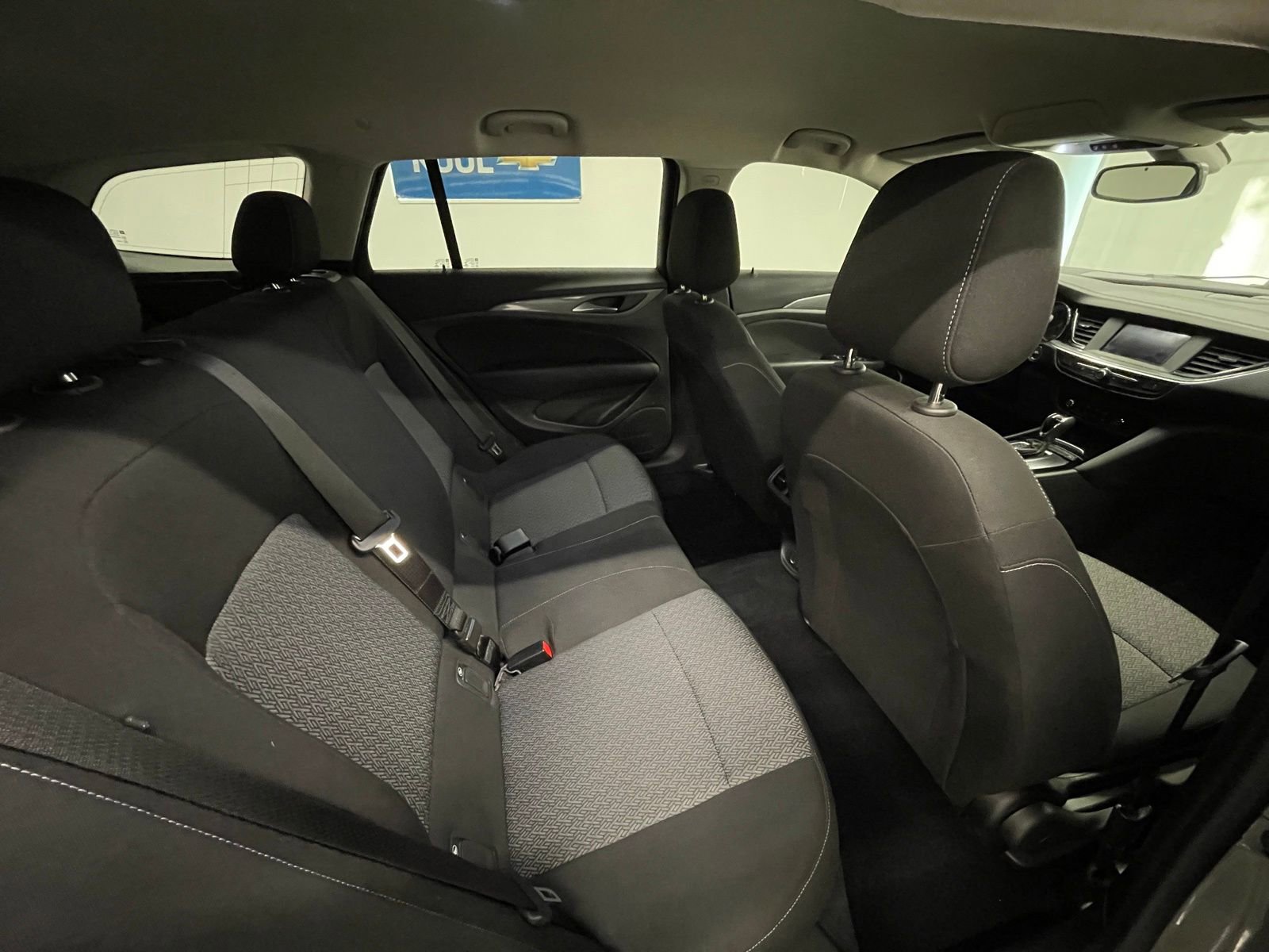 Used 2019 Buick Regal Preferred w/ Driver Confidence Package I image 6