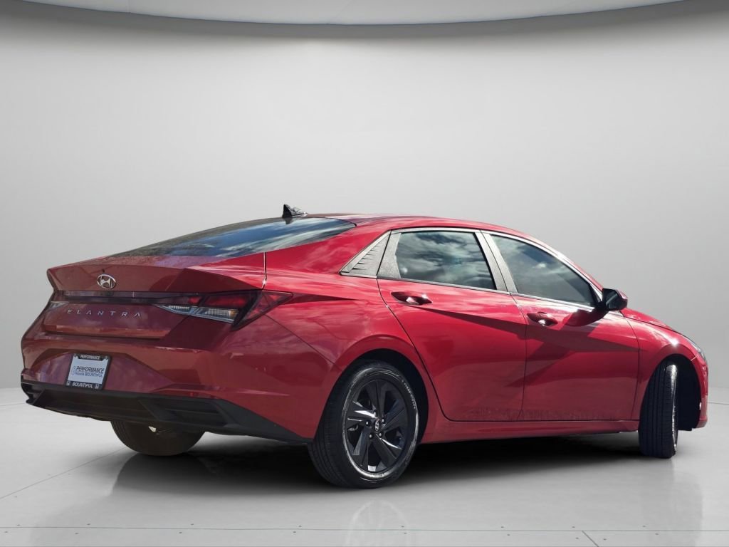 Used 2023 Hyundai Elantra SEL w/ Cargo Package image 21