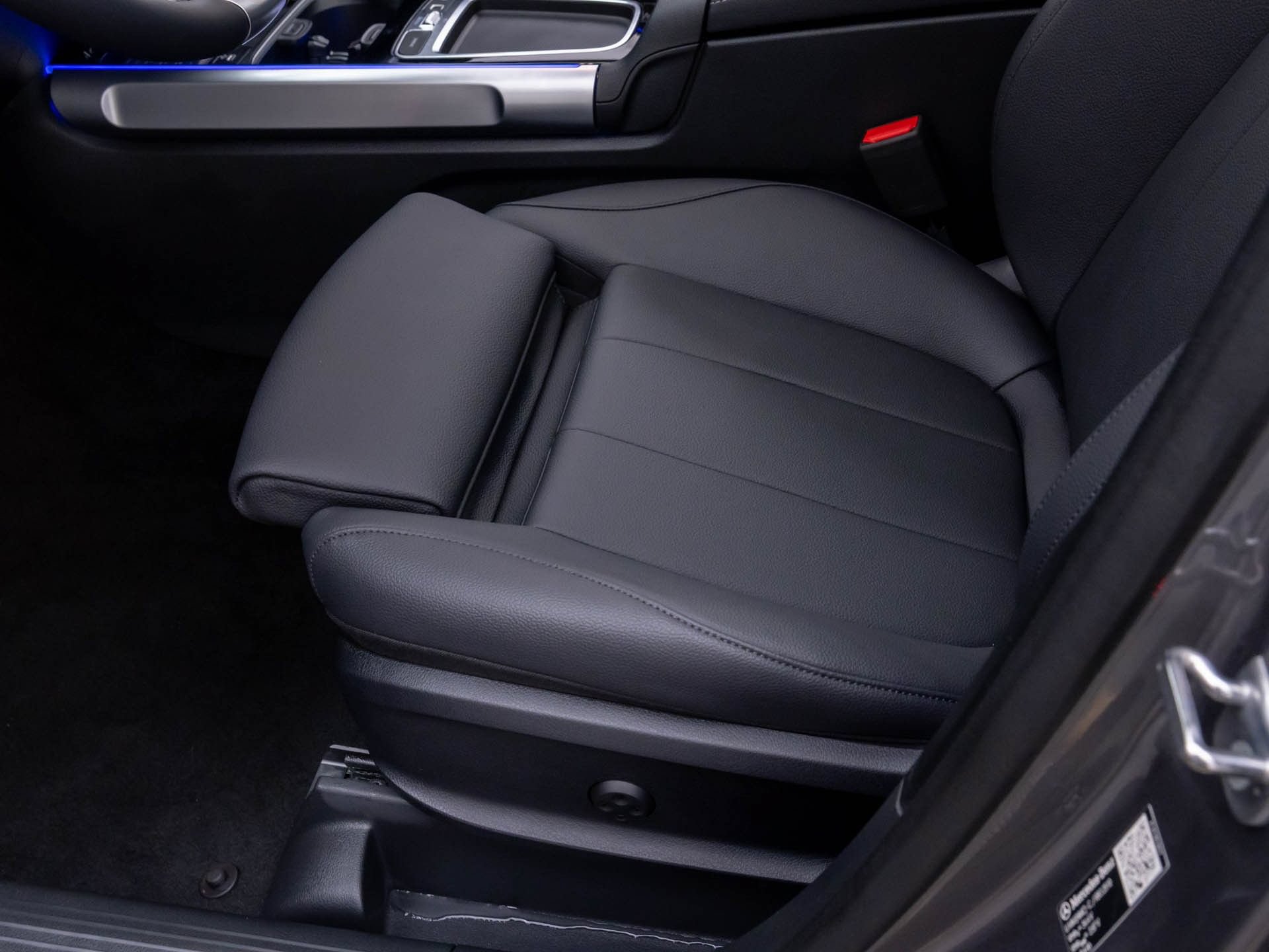 New 2026 Mercedes-Benz GLB 250 4MATIC image 18