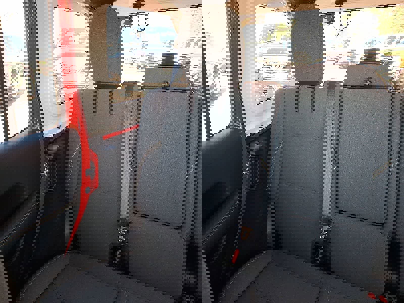 Used 2025 Jeep Wrangler Sahara image 13