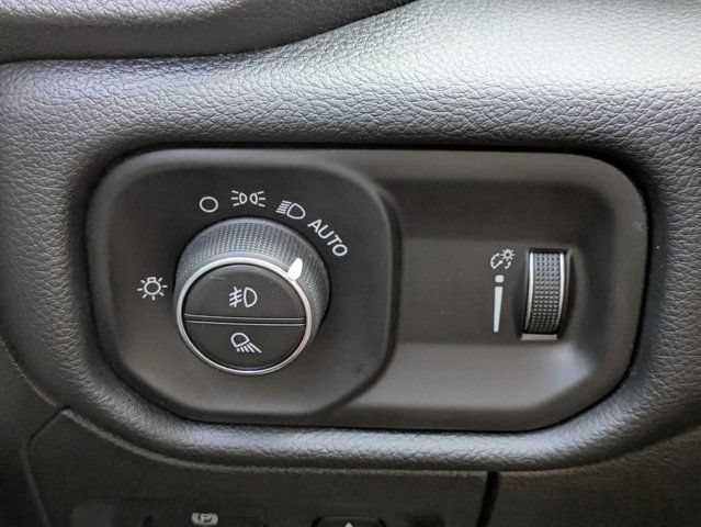Used 2020 RAM 1500 Big Horn AWD/4WD image 24