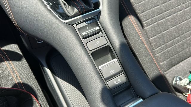 Used 2025 Honda HR-V Sport image 18