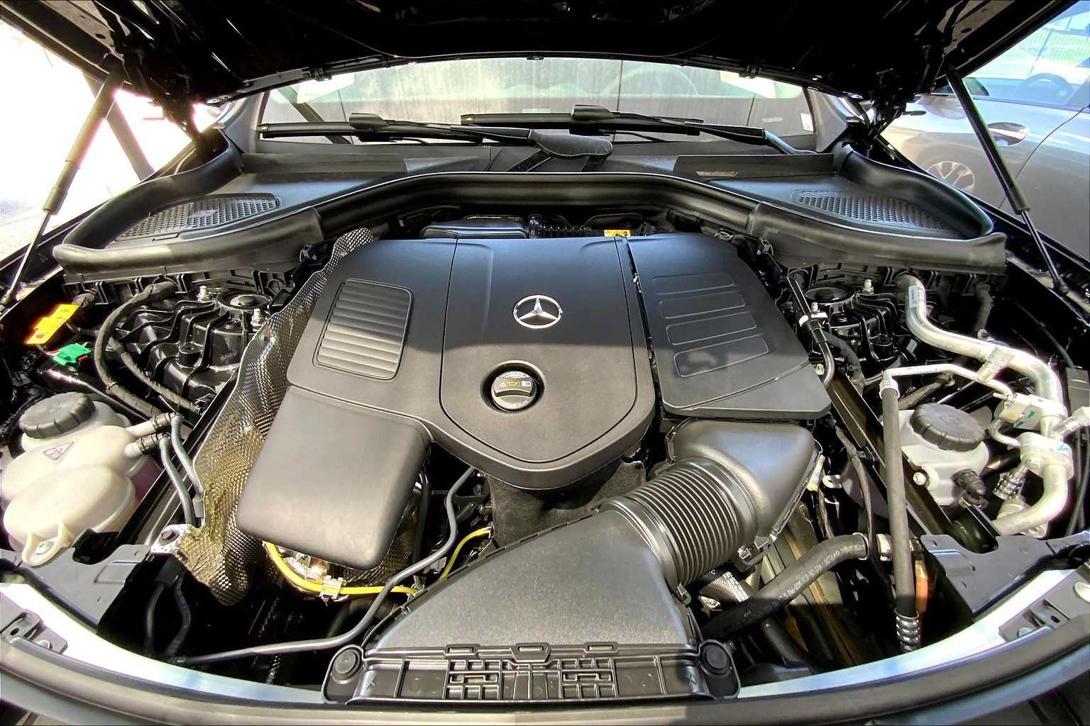 New 2025 Mercedes-Benz GLC 350e 4MATIC image 18
