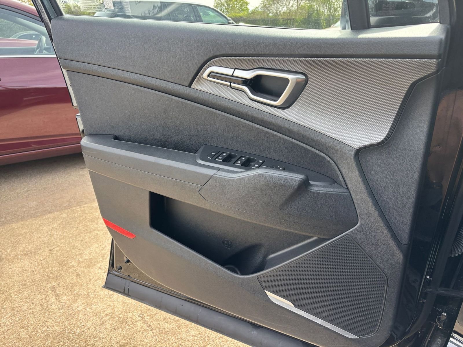 Used 2025 Kia Sportage LX image 18