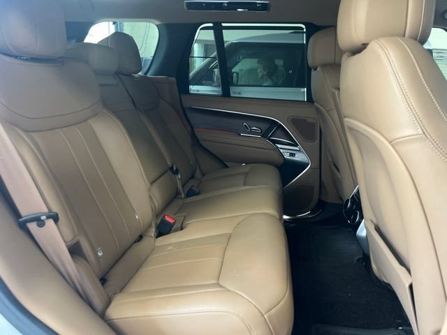 Certified 2025 Land Rover Range Rover SE AWD/4WD image 12