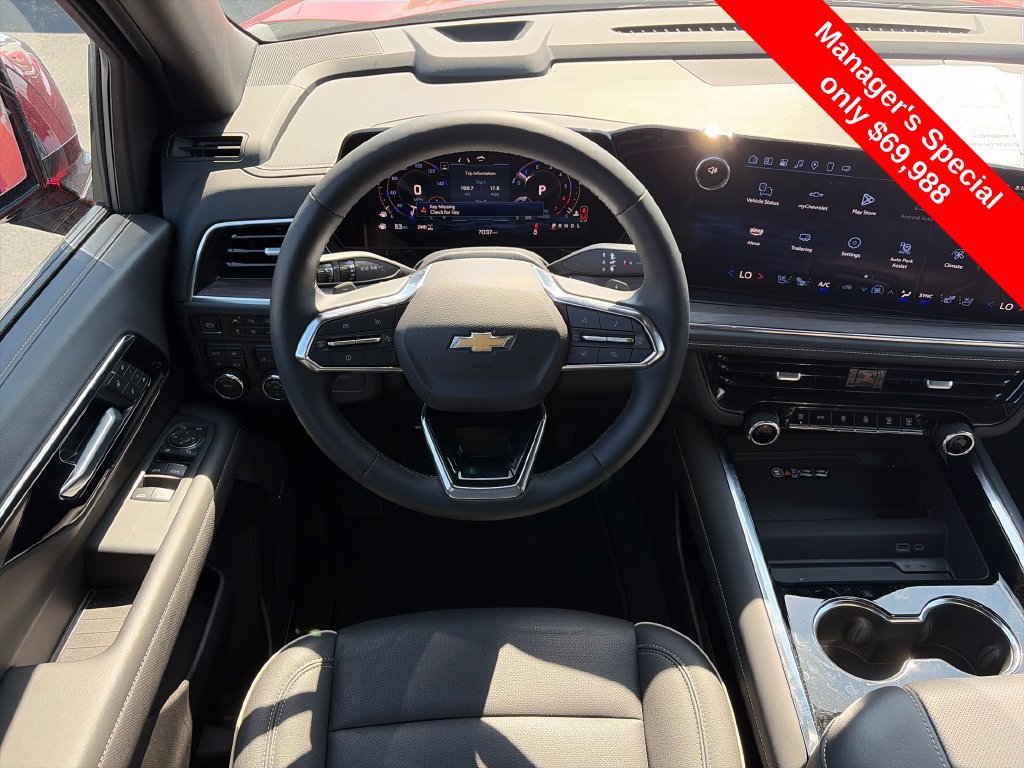 Used 2025 Chevrolet Suburban Premier AWD/4WD image 13