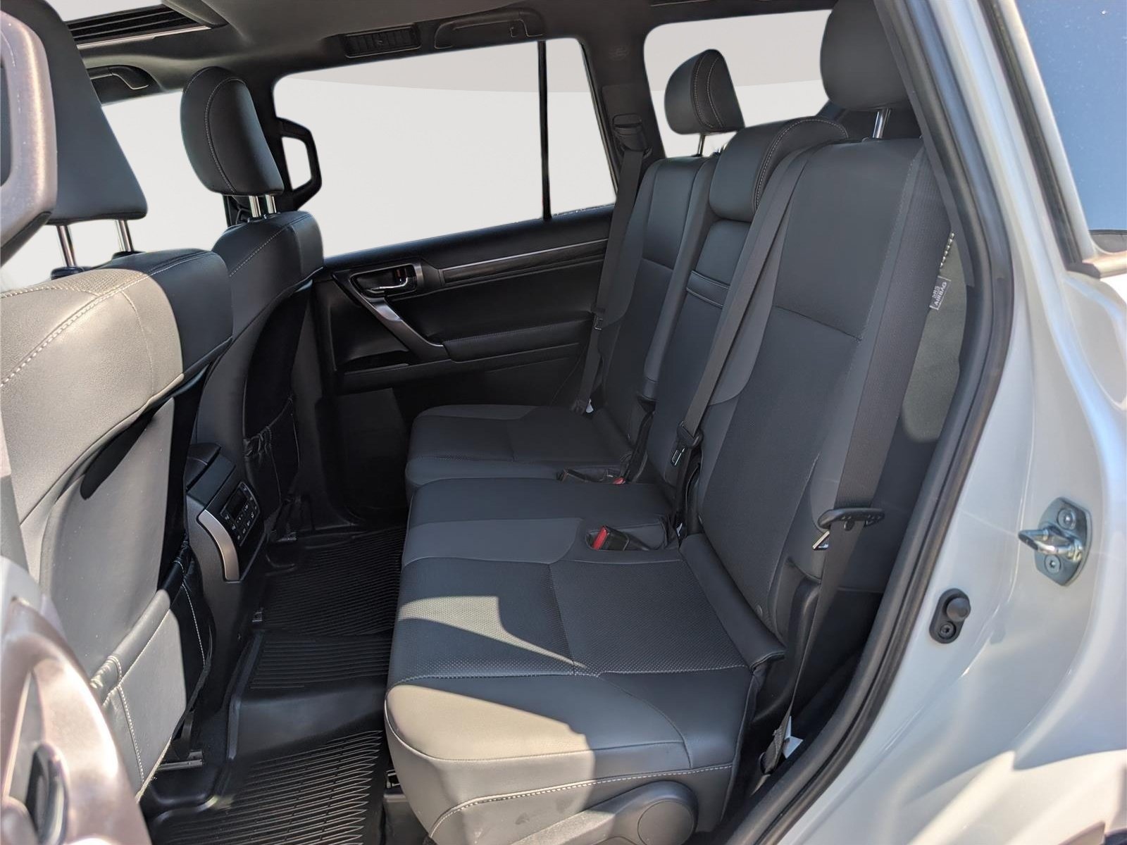 Used 2022 Lexus GX 460 w/ Black Line Special Edition AWD/4WD image 12