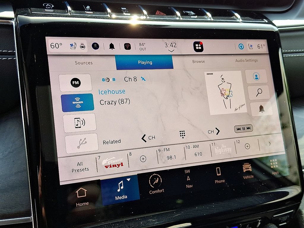 Certified 2023 Jeep Grand Cherokee Overland w/ Luxury Tech Group IV AWD/4WD image 19