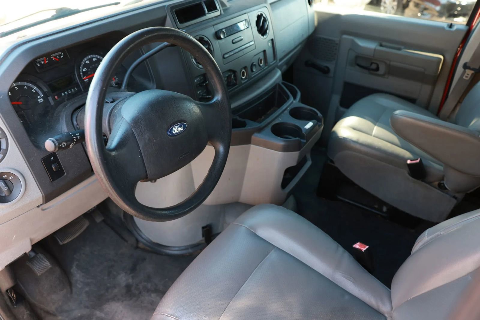 Used 2012 Ford E-350 and Econoline 350 XL image 13