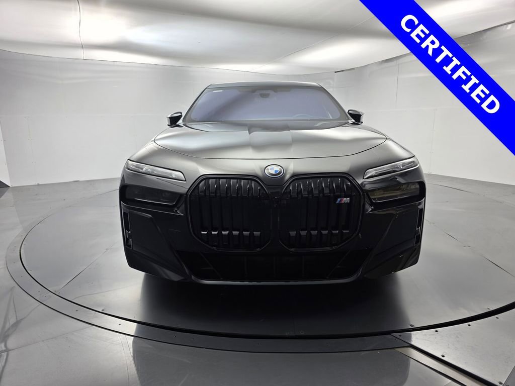 Used 2025 BMW i7 M70 w/ Executive Package image 2