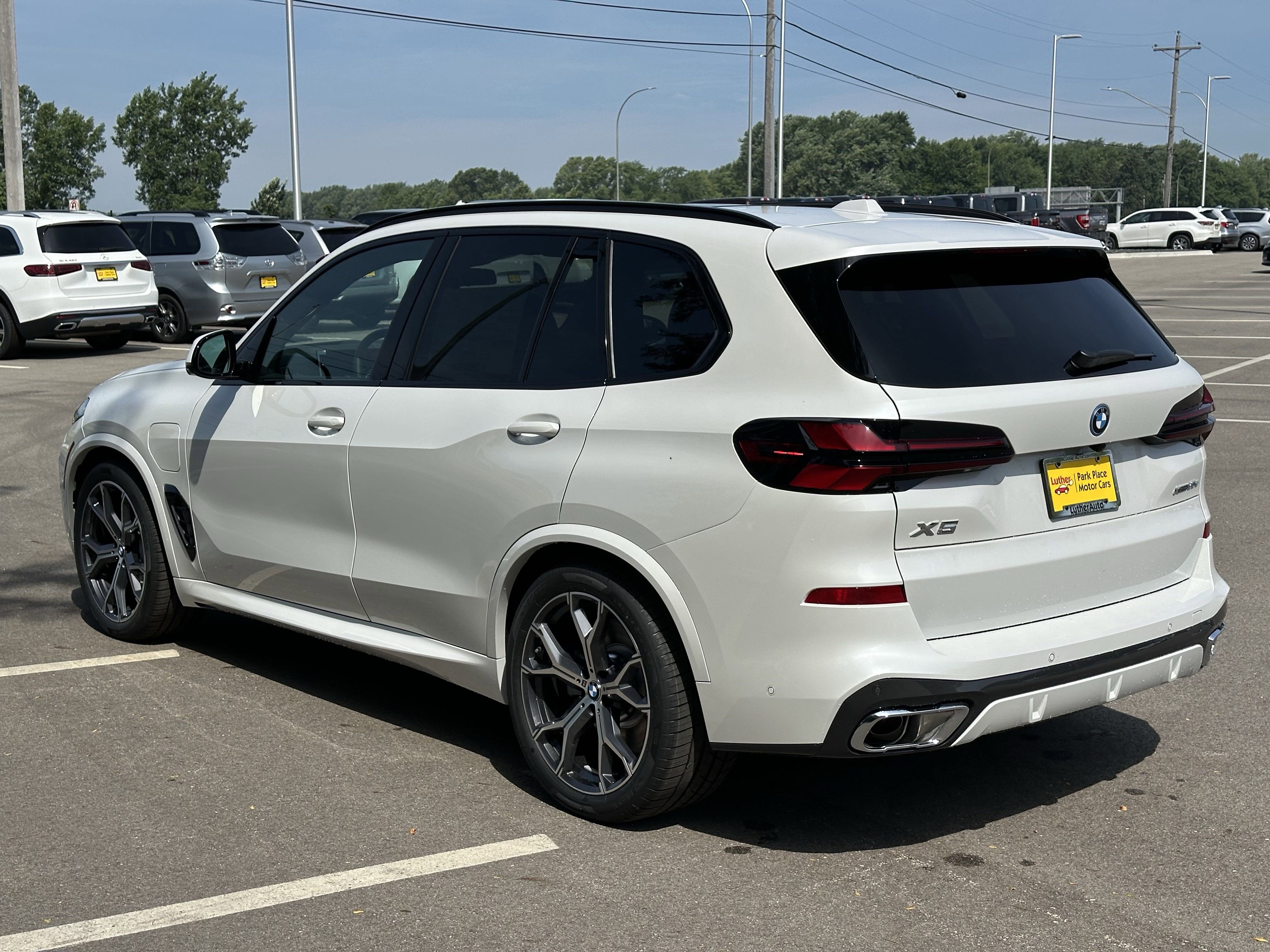 New 2026 BMW X5 xDrive50e w/ M Sport Package image 5