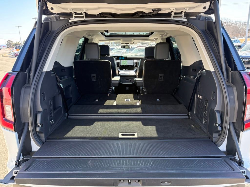 Certified 2025 Ford Expedition Active image 20