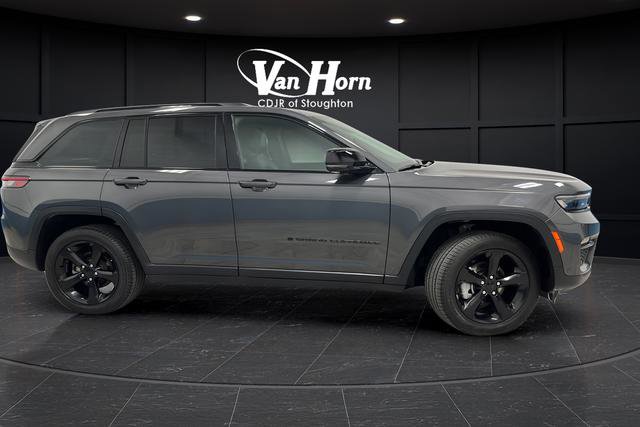 Used 2024 Jeep Grand Cherokee Limited w/ Luxury Tech Group II image 8