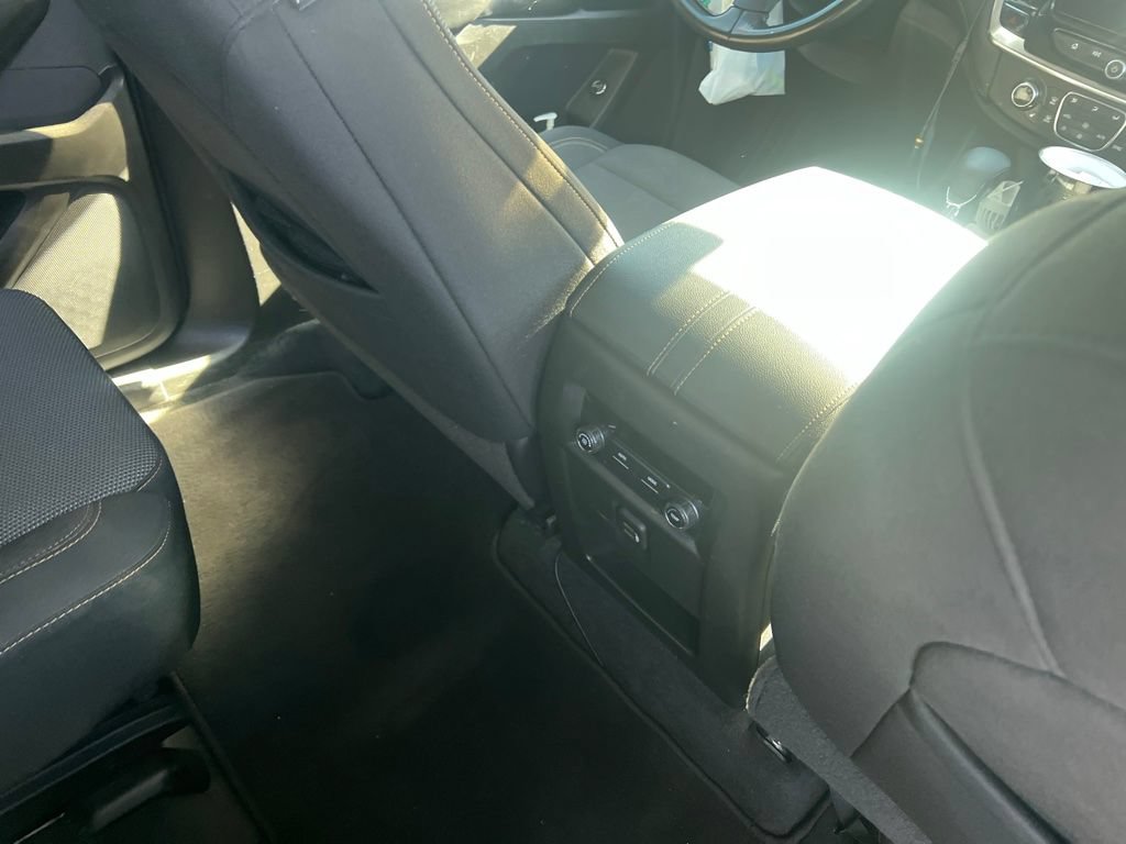 Used 2021 Chevrolet Traverse LT FWD image 30