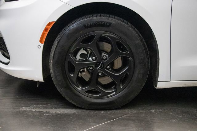 Used 2024 Chrysler Pacifica Select FWD image 8