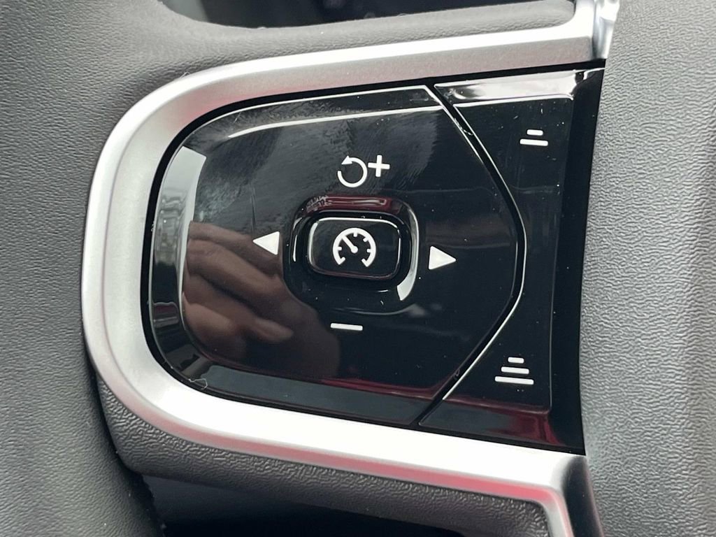 New 2026 Volvo XC60 B5 Core w/ Climate Package image 26
