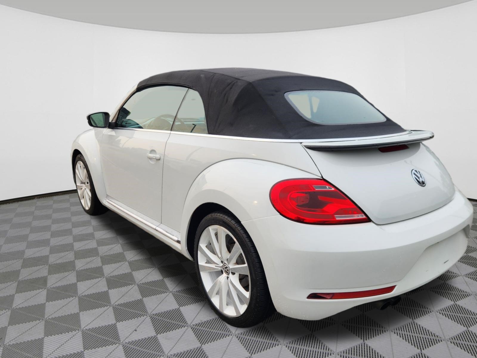 Used 2014 Volkswagen Beetle 1.8T FWD image 3