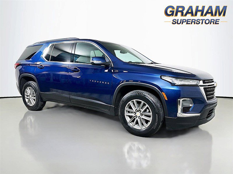 Used 2023 Chevrolet Traverse LT image 1