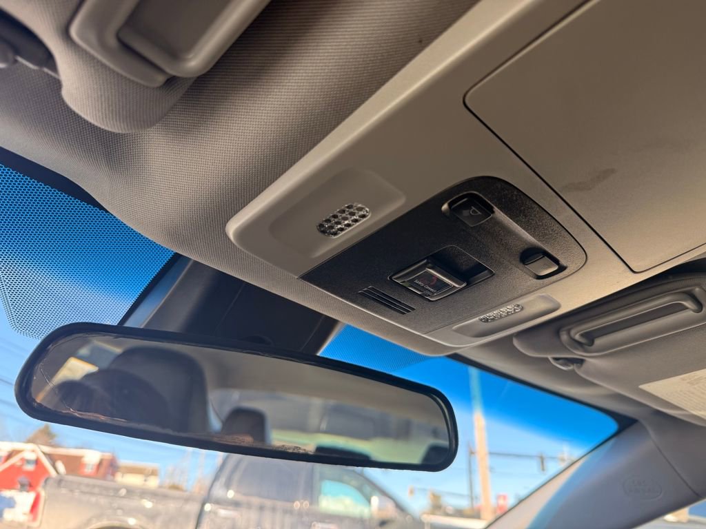 Used 2020 Toyota Camry SE image 36