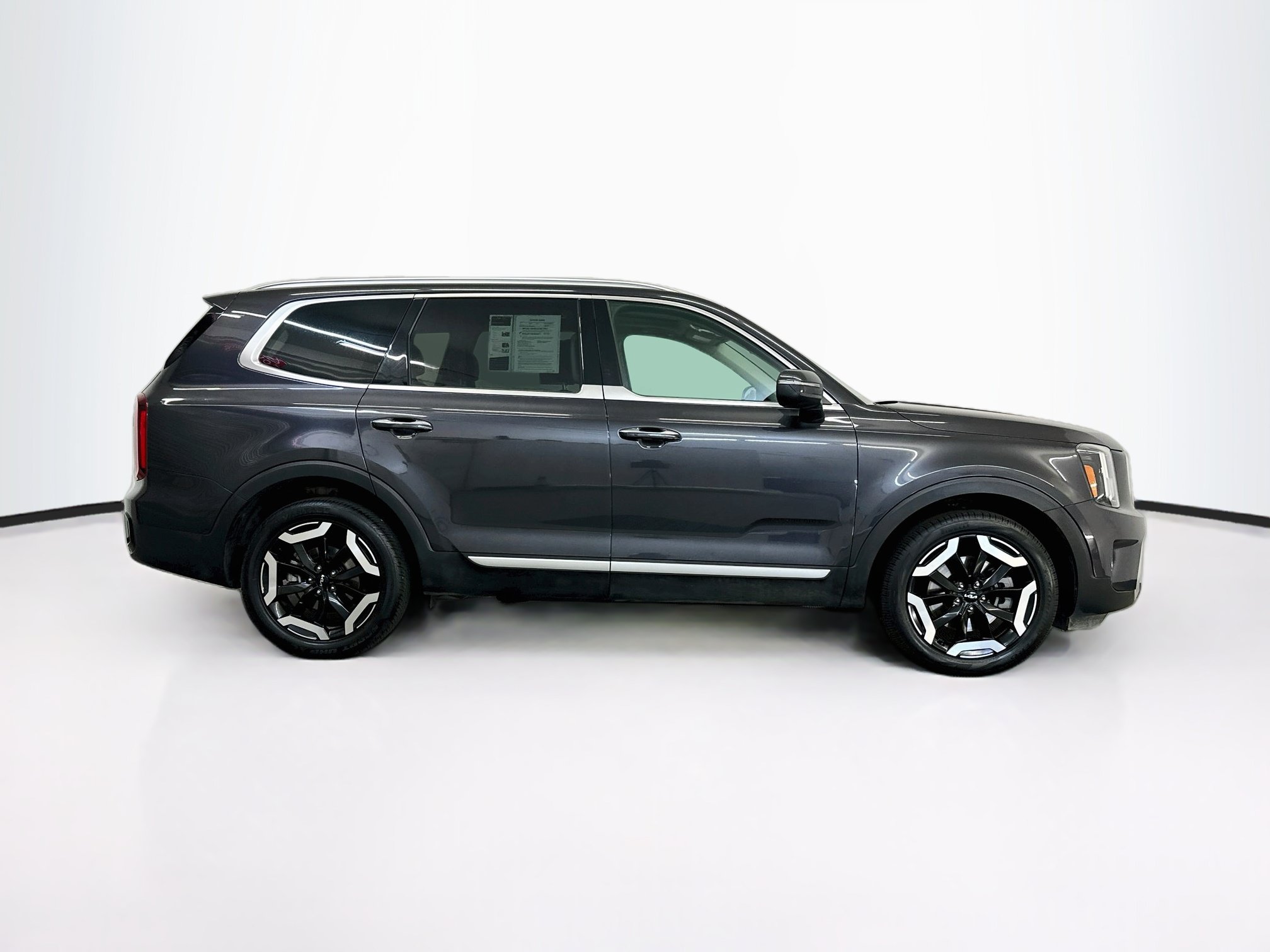 Used 2025 Kia Telluride S AWD/4WD image 10