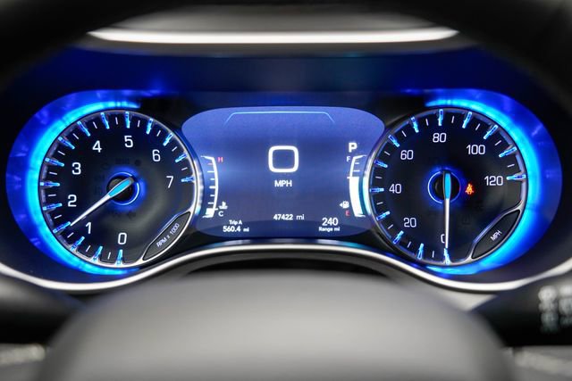 Used 2025 Chrysler Pacifica Select FWD image 25