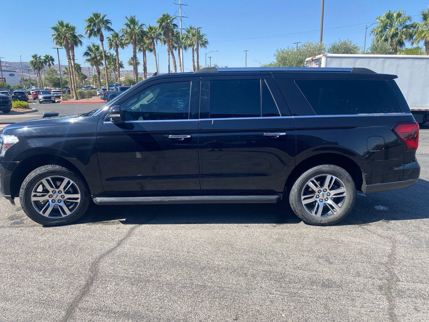 Used 2024 Ford Expedition Max Limited AWD/4WD image 8