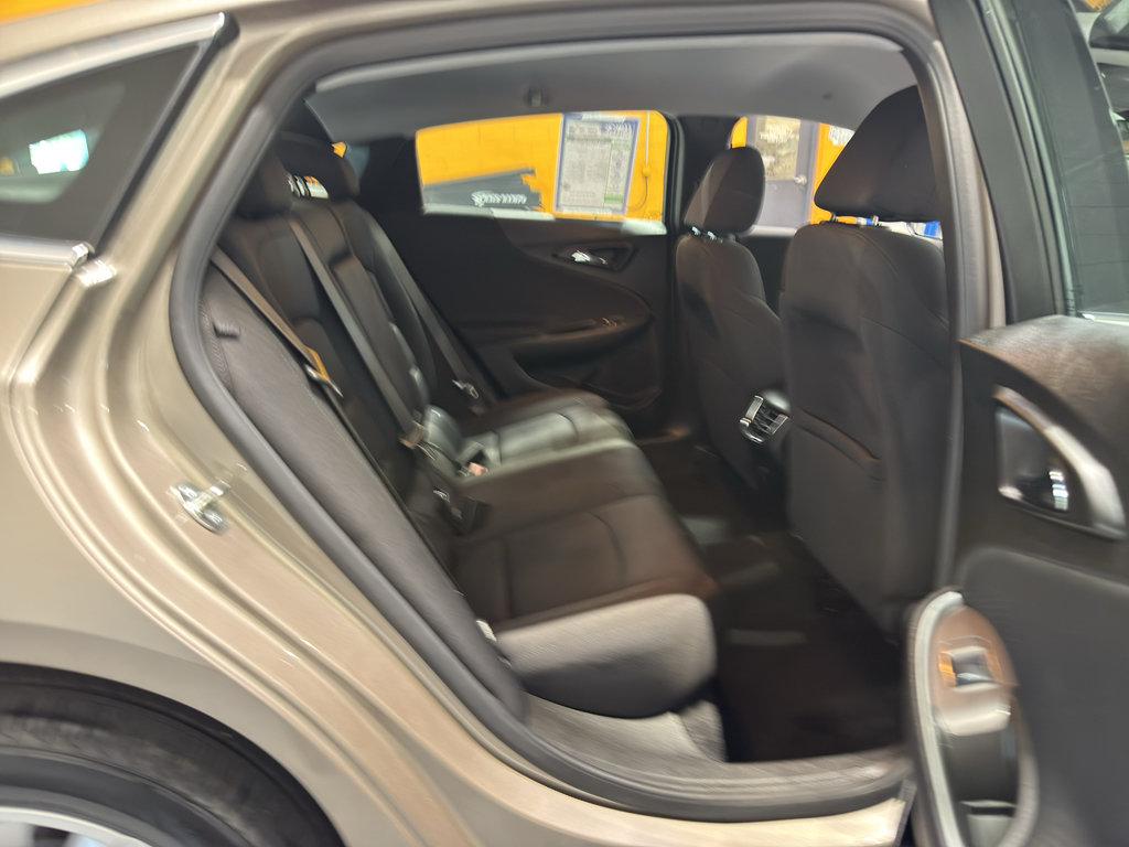 Used 2025 Chevrolet Malibu LT FWD image 18