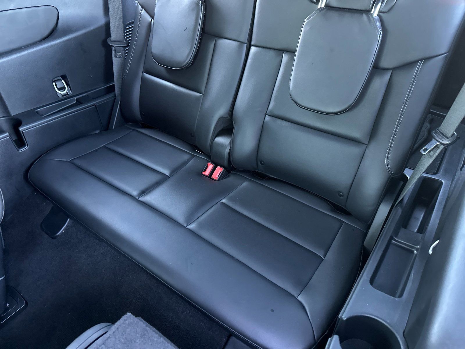 Used 2024 Ford Explorer XLT w/ Equipment Group 202A image 15