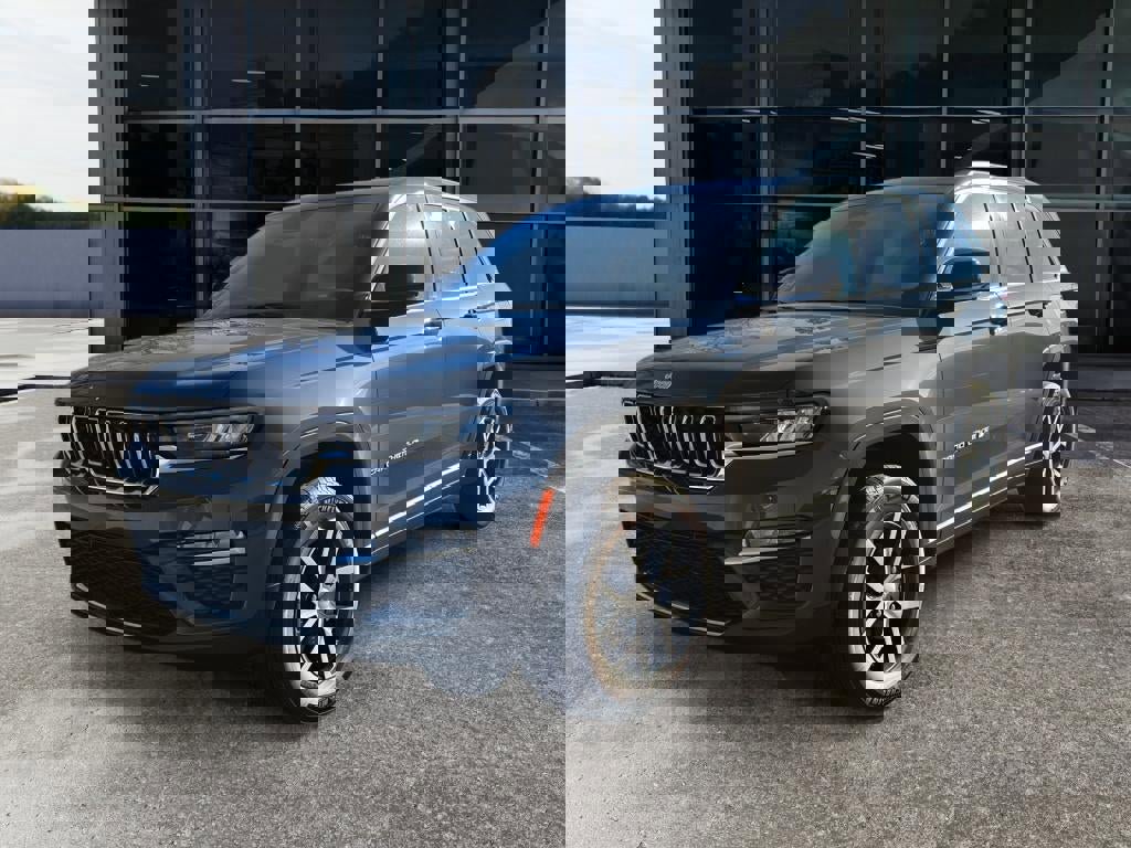 New 2025 Jeep Grand Cherokee Limited image 3