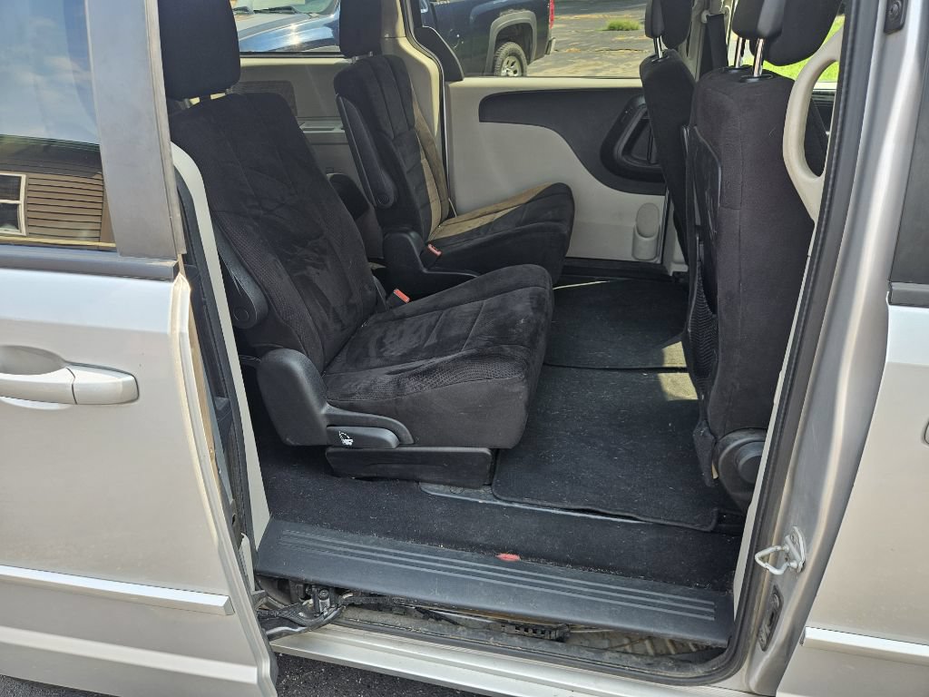 Used 2011 Dodge Grand Caravan Mainstreet w/ PWR Convenience Group FWD image 14