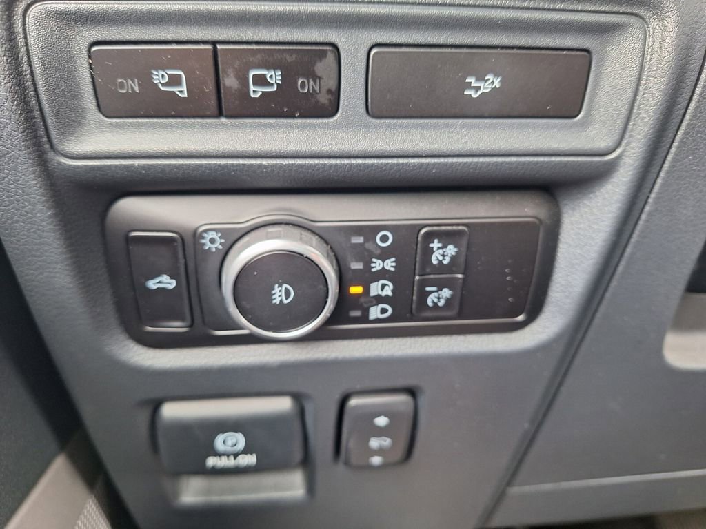 Used 2023 Ford F150 Lariat image 12