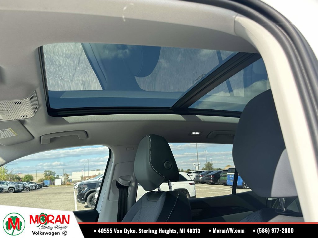 Certified 2026 Volkswagen Tiguan SE w/ Panoramic Sunroof Package FWD image 20