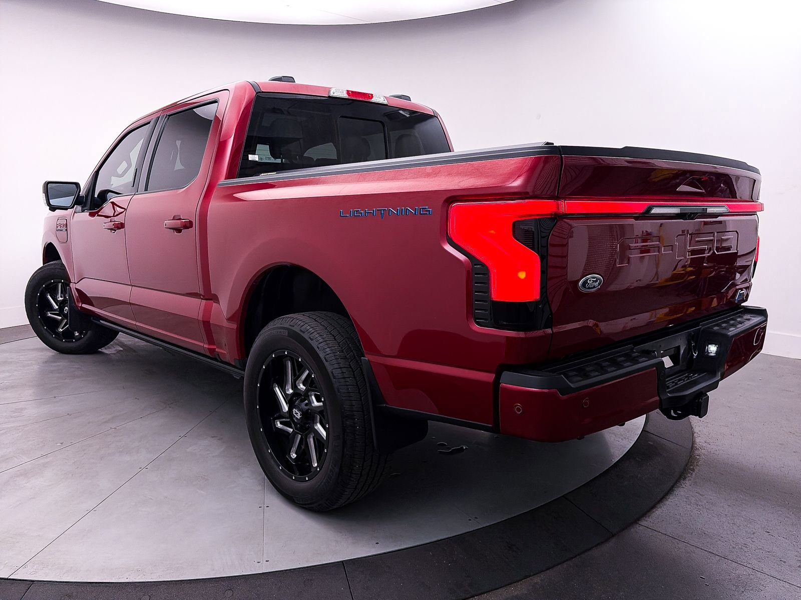 Used 2023 Ford F150 Lightning Platinum image 2