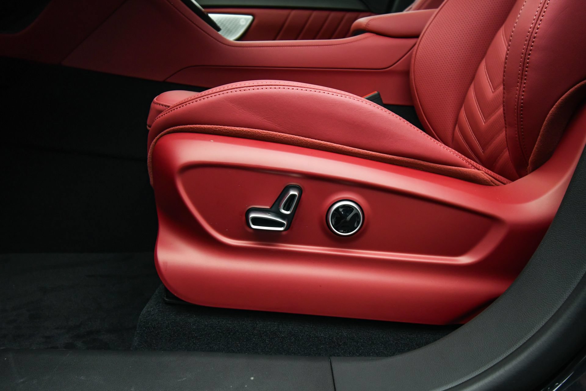 Used 2025 Maserati Grecale Modena AWD/4WD image 42