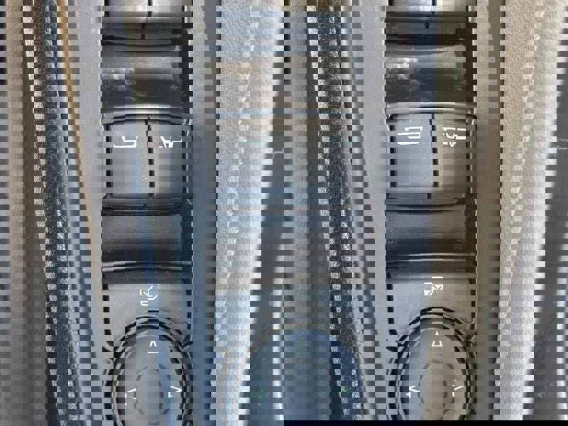 Used 2022 Chevrolet Traverse LT image 24