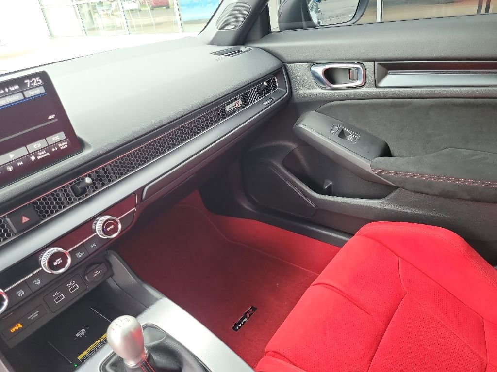Used 2025 Honda Civic Type R image 9