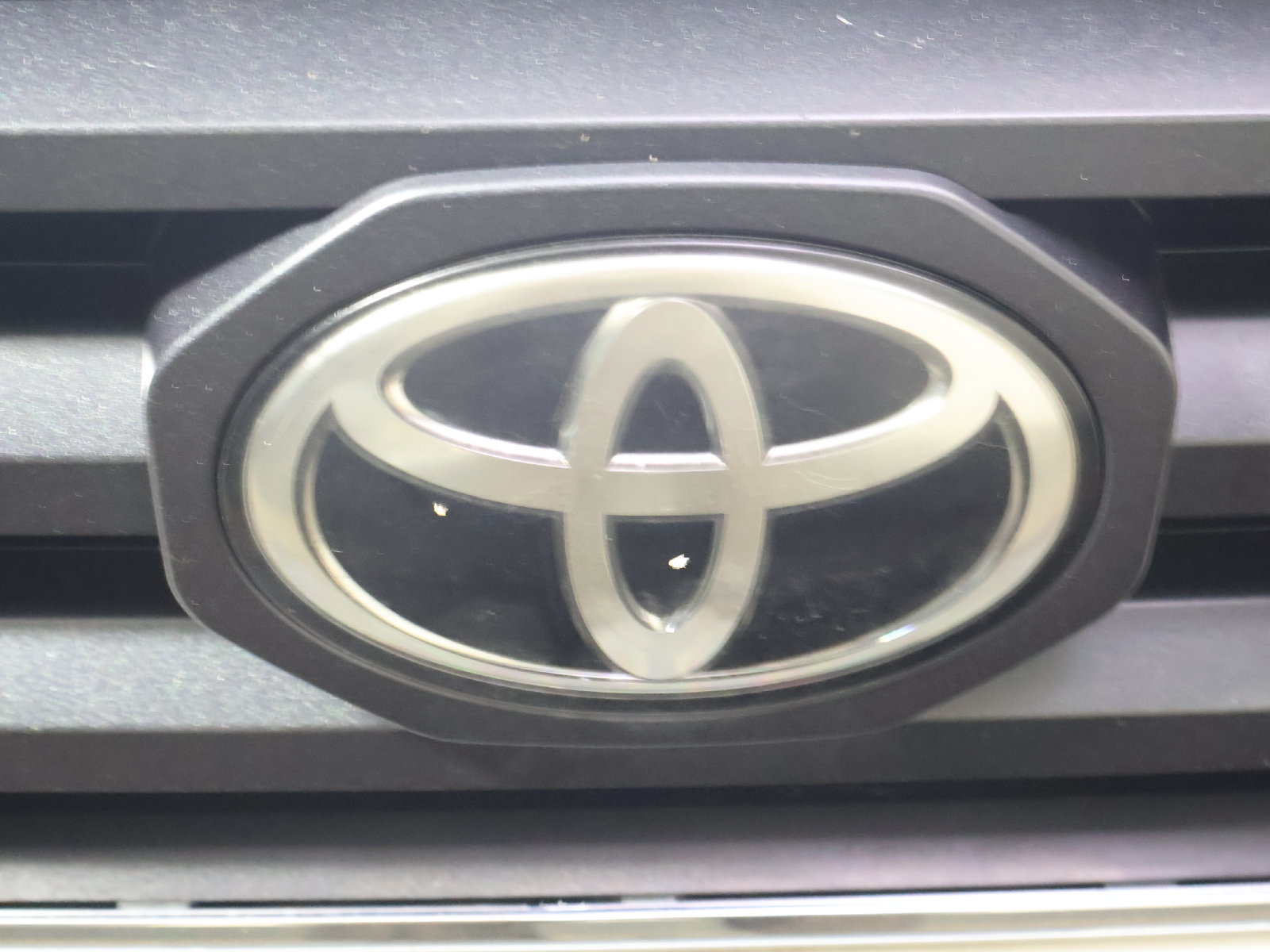 Used 2020 Toyota Tacoma SR5 AWD/4WD image 18