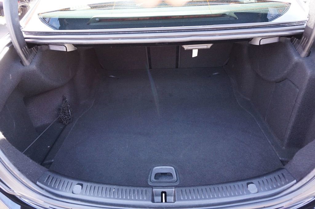 Used 2019 Mercedes-Benz E 300 image 8