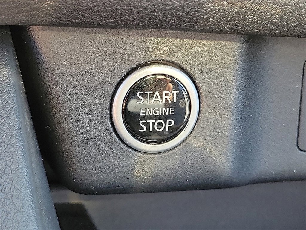 Used 2021 Nissan Rogue SV image 7