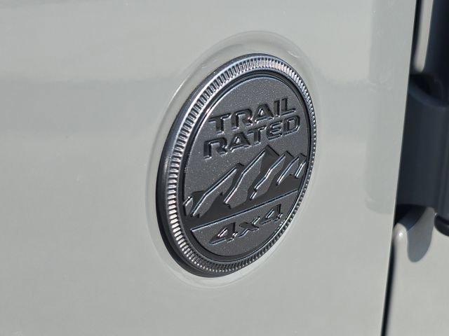 Used 2023 Jeep Wrangler Unlimited Sahara AWD/4WD image 9