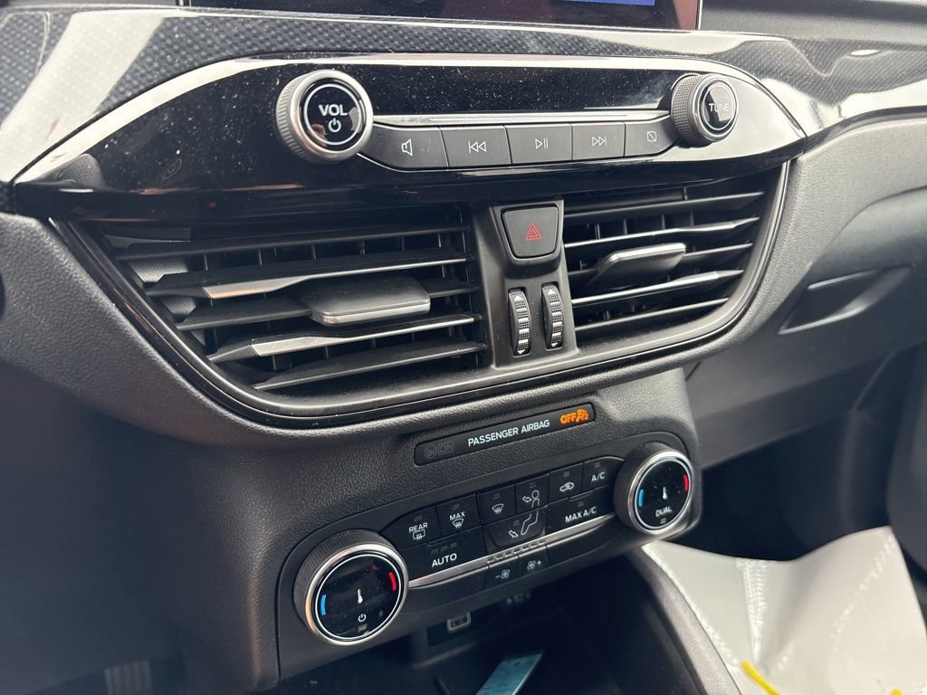 Used 2025 Ford Escape ST-Line image 24