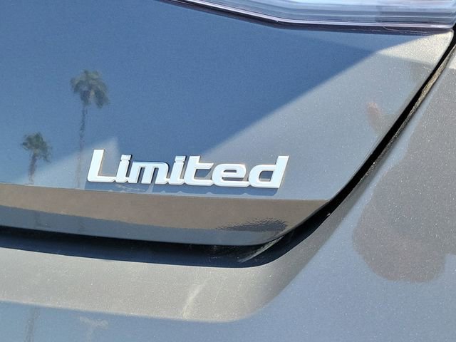 Used 2025 Hyundai Elantra Limited image 29