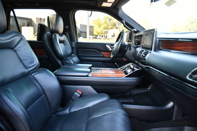 Used 2019 Lincoln Navigator L Reserve AWD/4WD image 28