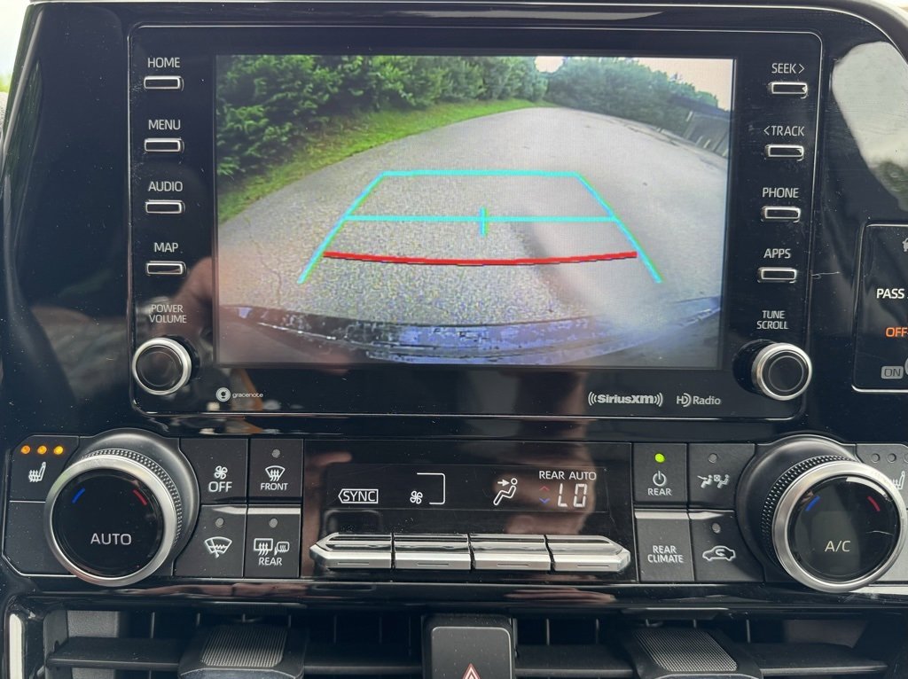 Used 2022 Toyota Highlander XLE image 35