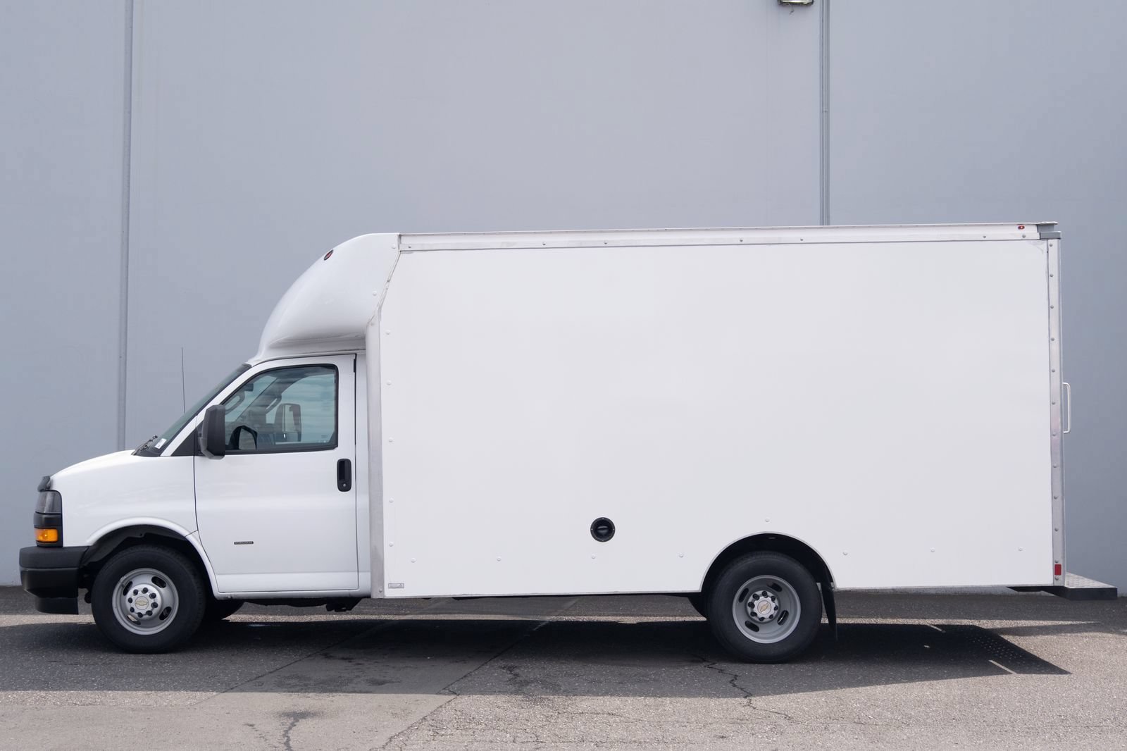 Used 2020 Chevrolet Express 3500 RWD image 18